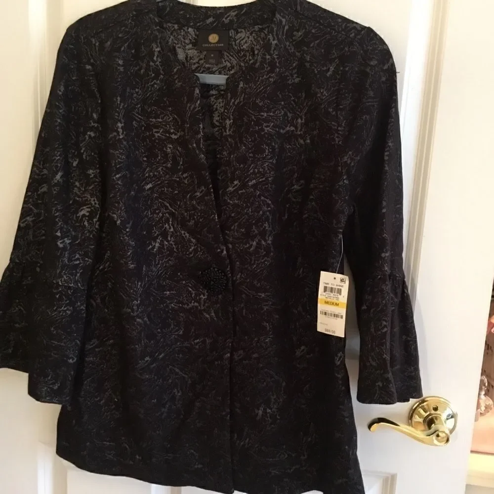 NWT Black/Silver Jacquard Jacket Size M Bell Sleev